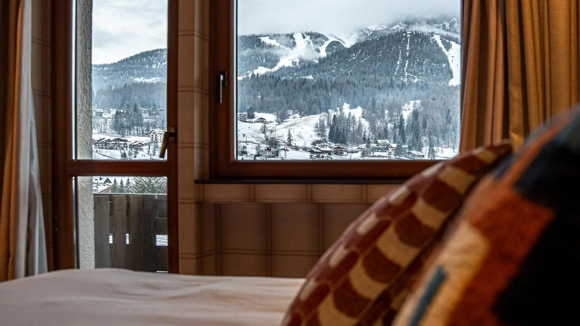 Eight Cortina Hotel Cortina d'Ampezzo 5*,  Italy